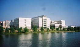 中南财经政法大学马青班怎么样